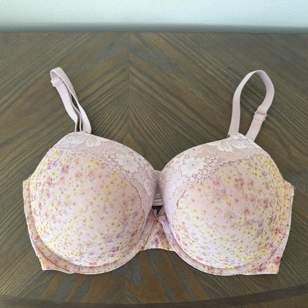 Victoria Secret Floral Lace Underwire Bra - Pink